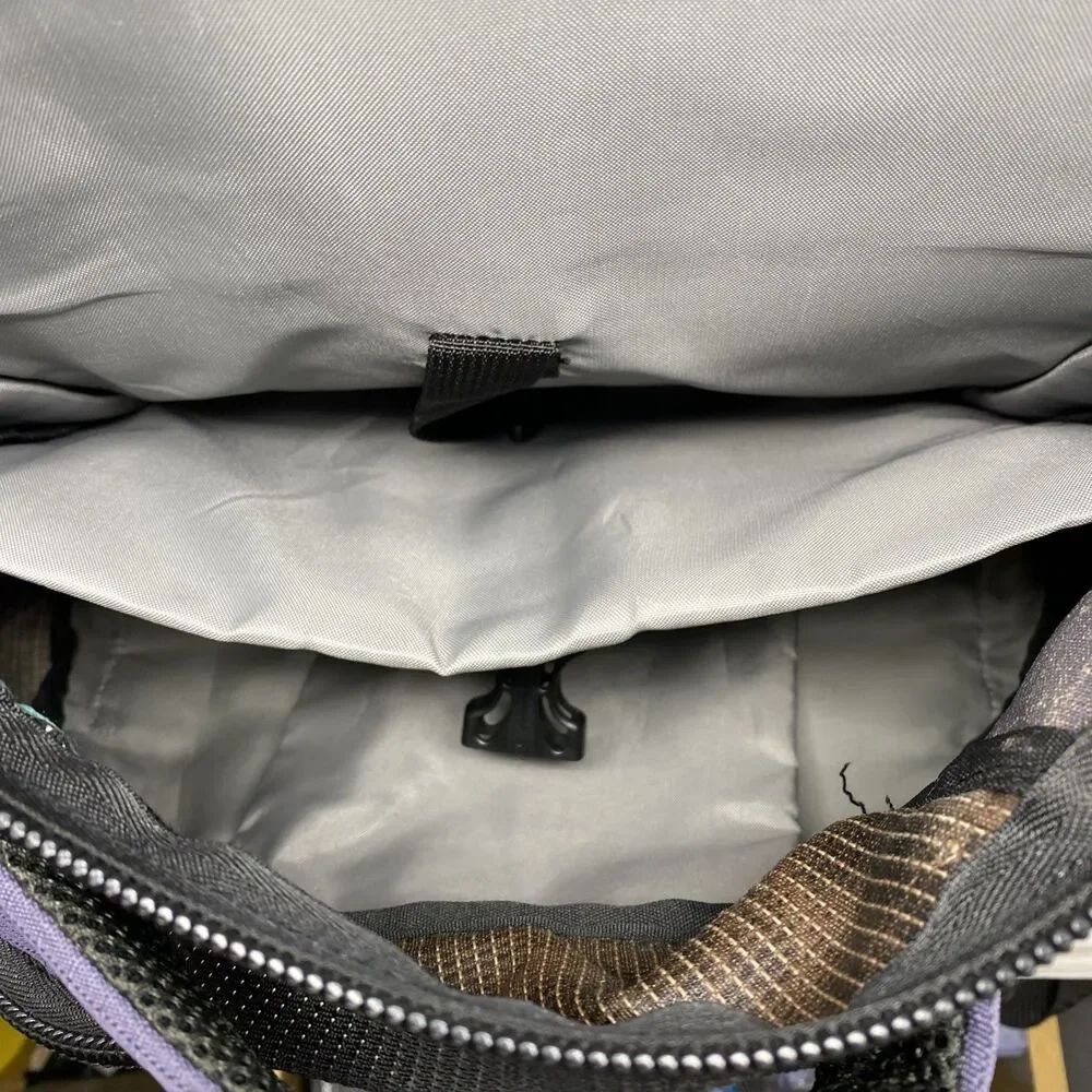 High Sierra Elite Tech Spot Suspension Strap System Backpack Black 18x12 *Tear*